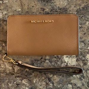 Michael Kors wristlet